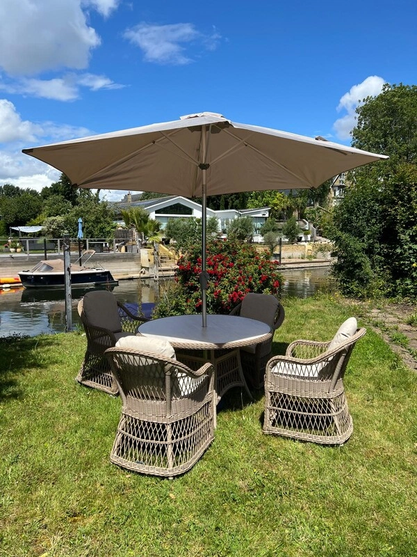 garden-table-and-chairs.jpeg.jpg